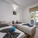 With 3 Bedrooms 펜션 포레치