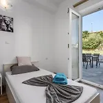 Vikendica With 3 Bedrooms