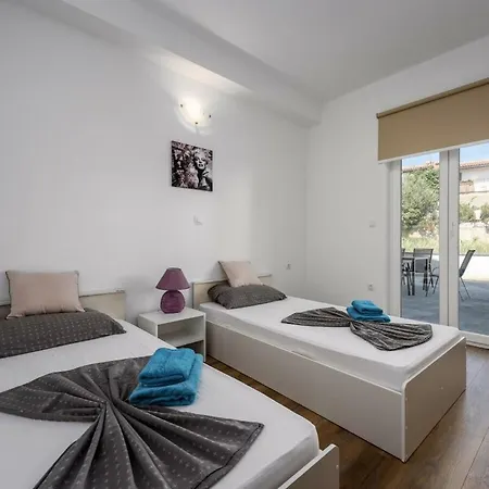 With 3 Bedrooms Dom wakacyjny Poreč